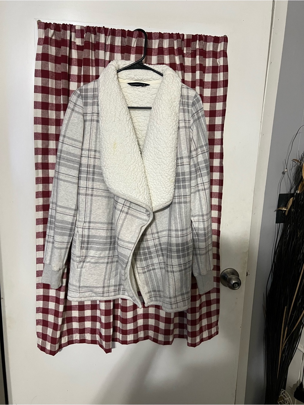 Abercrombie & Fitch Gray Plaid Sherpa-Trim Open Cardigan by Abercrombie &Fitch S